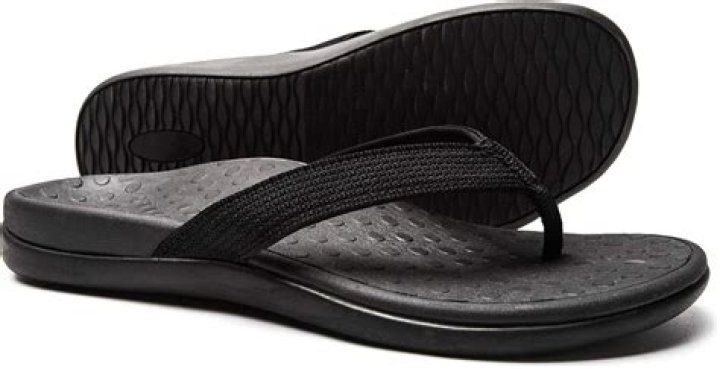 12 Best Comfortable Flip Flops with Arch Support