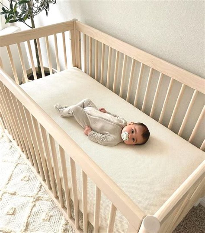 15 Best Non-Toxic Crib Mattresses for Babies