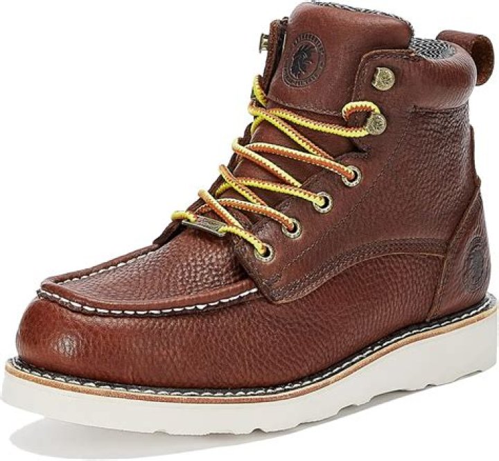 18 Podiatrist Approved Boots for Arch Support