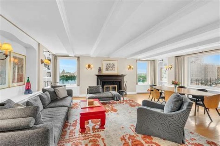 21 East 90th Street - Carnegie Hill