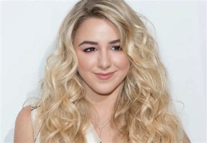 Chloe Lukasiak - Age, Bio, Birthday, Family, Net Worth