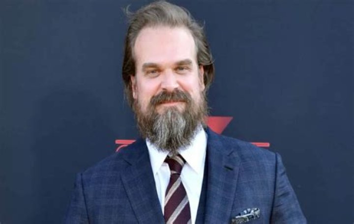 David Harbour height, weight, age, affairs, biography & other updates