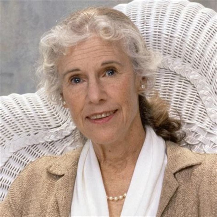 Frances Sternhagen Obituary