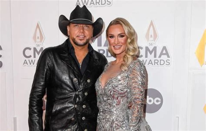 Jason Aldean net worth, bio, age, height, weight, husband, wiki, family 2023