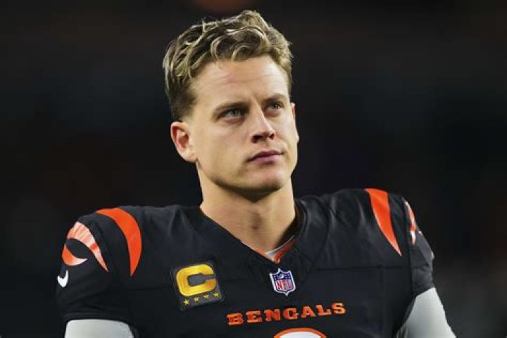 Joe Burrow's net worth, stats, age, contract, salary, photos, girlfriend