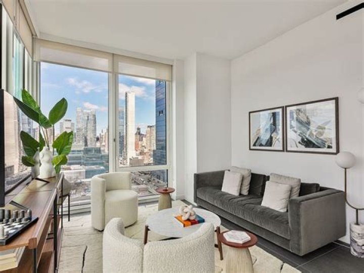 Lalezarian Properties - NYC Rental Apartments