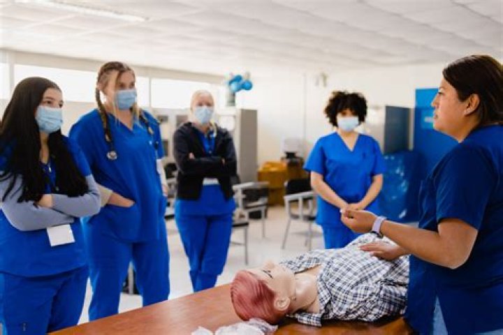 Pre-Medical Shadowing Internships and Volunteer Programs