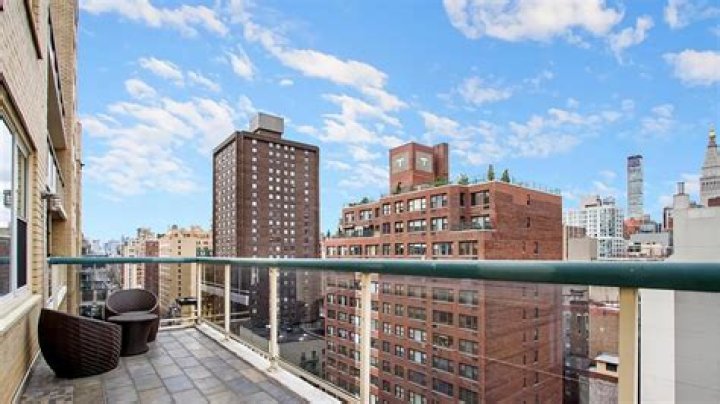 The New York Towers, 305 East 24th Street - Gramercy Park